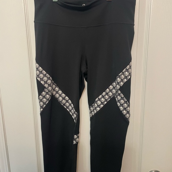 GapFit High Rise 7/8 Leggings in Eclipse - Picture 5 of 7